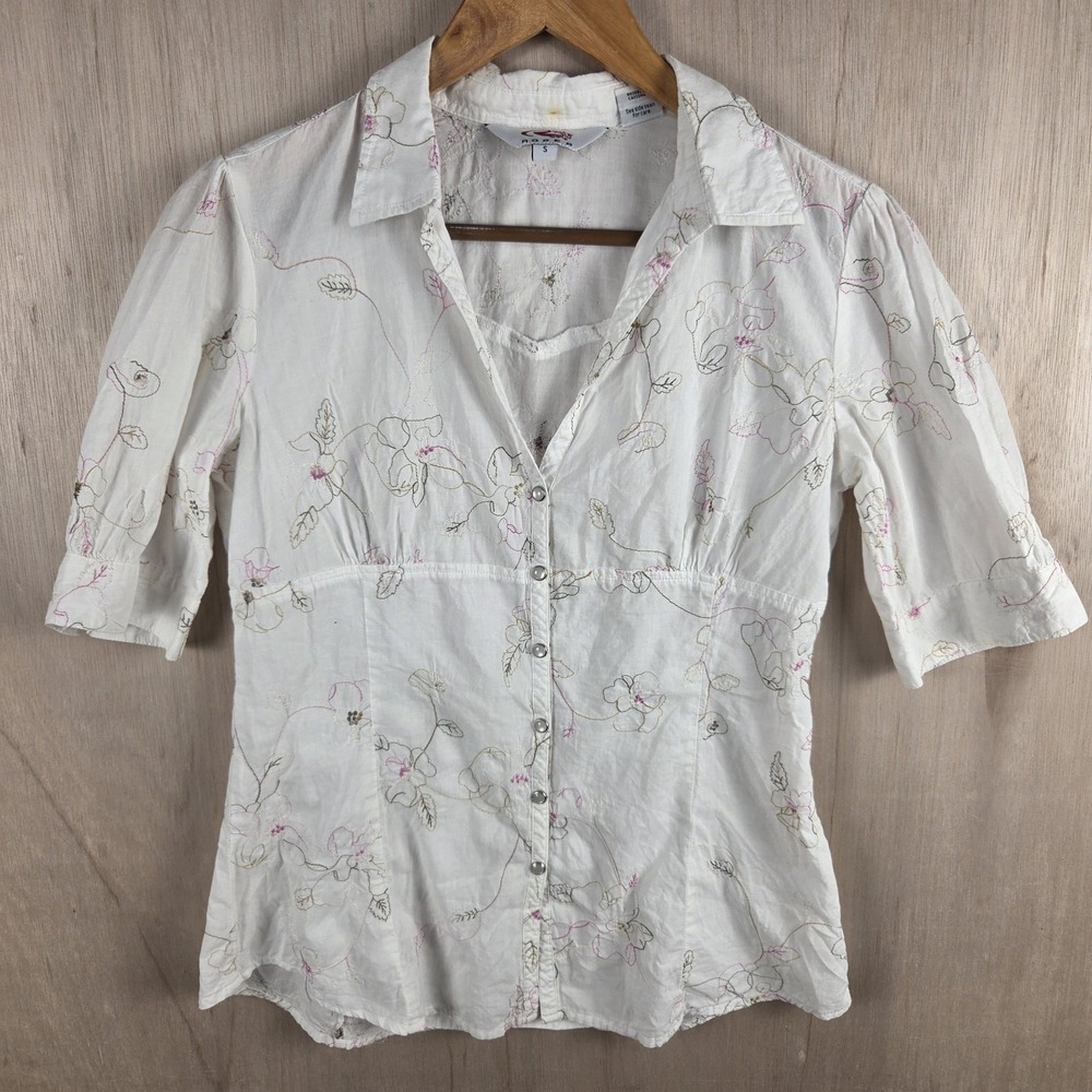 Vintage Roper Embroidered Blouse Women's Small White Floral Pearl Snap Western